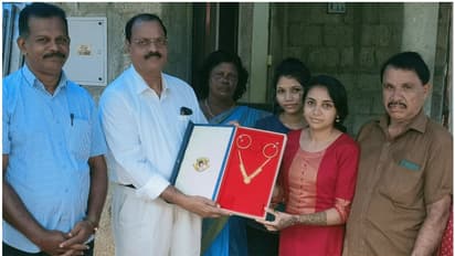 അരപ്പവനിൽ രഞ്ജിതയുടെ മംഗല്യസ്വപ്നം, പൊന്നായി കണ്ട് കൈപിടിച്ച് വരൻ; അപ്രതീക്ഷിത സമ്മാനവുമായി സെറാഫ്‌സ്