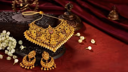 Gold Rate Today : குட்நியூஸ்.. நினைத்து பார்க்க முடியாத அளவிற்கு தங்கம் நிலை குறைந்தது..  எவ்வளவு தெரியுமா?