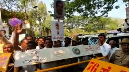 കർണാടക കോൺഗ്രസിൽ വീണ്ടും തർക്കം: മന്ത്രിസ്ഥാനത്തിനായി ചരടുവലി; സിദ്ധരാമയ്യയുടെ വീടിന് മുന്നിൽ പ്രതിഷേധം