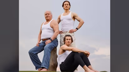 மகனிடம் இரத்தத்தை வாங்கி இளமையாக இருக்கும் தந்தை! வருடத்திற்கு எவ்வளவு செலவு தெரியுமா?