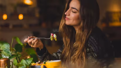 'പിസിഒഡി'യെ എങ്ങനെ നിയന്ത്രിക്കാം? അറിയാം ലക്ഷണങ്ങളും കഴിക്കേണ്ട ഭക്ഷണങ്ങളും...