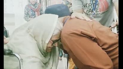 దేశ విభజనతో విడిపోయి 75 ఏళ్ల తర్వాత కలిసిన అక్కా తమ్ముడు.. కంటతడి పెట్టించే వీడియో