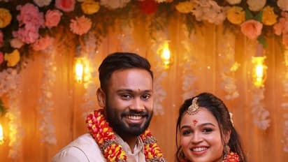 எருமை சாணி விஜய்க்கு காதலியுடன் நிச்சயதார்த்தம் முடிந்தது..! வெளியான புகைப்படம்... குவியும் ரசிகர்கள் வாழ்த்து