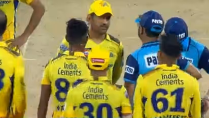 പതിരാനക്ക് പന്തെറിയാന് മന:പൂര്വം കളി വൈകിപ്പിച്ച് ധോണി, കൂട്ടു നിന്ന് അമ്പയര്മാരും; വിമര്ശനവുമായി ആരാധകര്