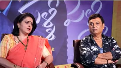 పవిత్ర లోకేష్తో ప్రేమ ఎలా స్టార్ట్ అయ్యిందో బయటపెట్టిన నరేష్.. ఐ లవ్యూ చెబితే చెమటలు పట్టించిందట!