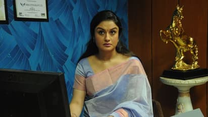 ரியல் எஸ்டேட் மோசடியை வெளிச்சம் போட்டு காட்ட வரும் சோனியா அகர்வால் வில்லியாக மிரட்டியுள்ள 'உன்னால் என்னால்'!