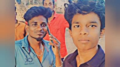 தஞ்சையில் மணல் லாரி மோதி தூக்கி வீசப்பட்ட இளைஞர்கள்; 2 பேர் சம்பவ இடத்திலேயே பலி