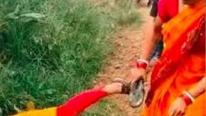 ಕಿಟಕಿ ವಿಚಾರಕ್ಕೆ ಜಗಳ: ಶಾಲೆಯ ಮುಖ್ಯ ಶಿಕ್ಷಕಿಗೆ ಚಪ್ಪಲಿ, ಕೋಲಿನಿಂದ ಥಳಿಸಿದ ಶಿಕ್ಷಕಿಯರು!