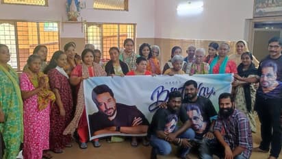 ஆதரவற்றோர் இல்லத்தில் நடிகர் ரகுமானின் பிறந்த நாளை கொண்டாடிய ரசிகர்கள்!