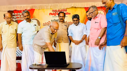 വർഗീയതയുടെയും, കോർപ്പറേറ്റുകളുടെയും അമിതാധികാരവാഴ്ചയാണ് രാജ്യത്ത് നടക്കുന്നത്: എസ് രാമചന്ദ്രൻ പിള്ള