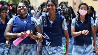 ಬೇಸಿಗೆ ರಜೆ ಮೂಡ್ನಲ್ಲಿದ್ದ ಮಕ್ಕಳು ಶಾಲೆಗಳತ್ತ