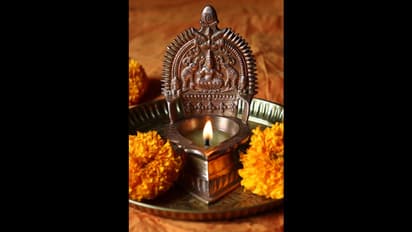 ‘ದೇವರ ಮನೆ’ ಹೀಗಿರಲಿ; ಇಲ್ಲಿವೆ ಕೆಲವು ವಾಸ್ತು ಟಿಪ್ಸ್‌...