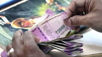 ഭണ്ഡാരങ്ങൾ തുറക്കുമ്പോൾ ലക്ഷങ്ങൾ, അധികവും 2000 രൂപയുടെ നോട്ടുകൾ; സന്തോഷമെന്ന് ക്ഷേത്രഭാരവാഹികൾ