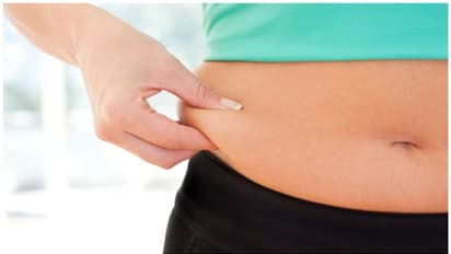  നാല് ചേരുവകൾ കൊണ്ടുള്ള ഈ സ്മൂത്തി വയറിലെ കൊഴുപ്പ് കുറയ്ക്കാൻ സഹായിക്കും