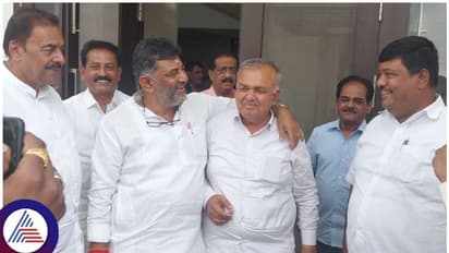 ರಾಮಲಿಂಗಾರೆಡ್ಡಿಗೆ ಒಂದು ಖಾತೆ ತಗೊಂಡ್ರೆ ಮತ್ತೊಂದು ಫ್ರೀ: ಆಪ್ತನಿಗೆ ಆಫರ್ ಕೊಟ್ಟ ಡಿ.ಕೆ.ಶಿವಕುಮಾರ್