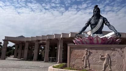 MP: Strong winds damage 6 out of 7 'Saptarishi' idols at Ujjain's Mahakal Lok corridor