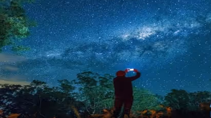 మరో 20 సంవత్సరాలలో..  రాత్రిపూట అవి కనిపించవు.. ! కారణం ఇదే..