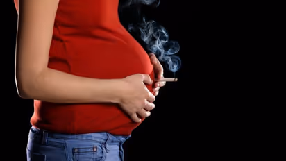 Smoking in Pregnancy : பெண்களே உஷார்: தெரிஞ்சும் தெரியாமலும் கூட கர்ப்ப காலத்தில் புகை பிடிக்காதீர்..