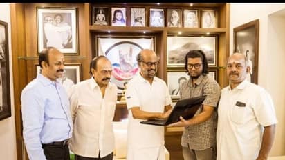 காவி ஆவி நடுவுல தேவி படத்தின் டிரெய்லரை வெளியிட்டு தன் ஸ்டைலில் வாழ்த்திய ரஜினிகாந்த் - வைரலாகும் வீடியோ