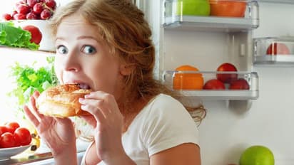 உணவை வேகமாக சாப்பிடுவதால் இத்தனை பிரச்சனைகள் ஏற்படுமாம்..