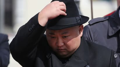 രാപ്പകൽ വ്യത്യാസമില്ലാതെ പുകവലിയും മദ്യപാനവും; കിം കടന്ന് പോകുന്നത് വിഷമഘട്ടത്തിലൂടെയെന്ന് റിപ്പോർട്ട്