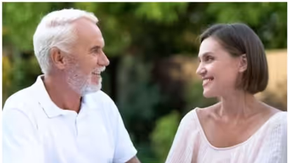 ഭര്ത്താവിനെ ഉപേക്ഷിച്ച് അമ്മായിയപ്പനെ വിവാഹം ചെയ്തു; ദമ്പതികള് ഇരട്ടക്കുട്ടികള്ക്കായി കാത്തിരിക്കുന്നു