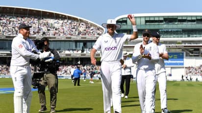 വിന്‍റേജ് ബ്രോഡിന് അഞ്ച് വിക്കറ്റ് തിളക്കം; കുഞ്ഞന്‍ സ്കോറില്‍ ഓള്‍ഔട്ടായി അയര്‍ലന്‍ഡ് 