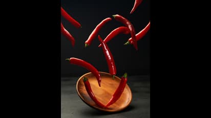 ಸ್ಪೈಸಿ ತಿಂದಾಗ ಮೈ ಬಿಸಿಯಾಗೋದು, ಕಣ್ಣಲ್ಲಿ, ಮೂಗಲ್ಲಿ ನೀರು ಬರೋದ್ಯಾಕೆ? 