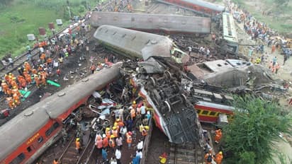 Coromandel Express Accident: தடம் புரண்ட கோரமண்டல் ரயில் மீது ஹவுரா ரயில் மோதியது எப்படி? 
