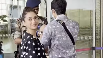 'സിദ്ധാര്‍ഥിനൊപ്പം ഒരു ഫോട്ടോ എടുക്കട്ടേ'? പാപ്പരാസിക്ക് നടി അദിതി നല്‍കിയ മറുപടി