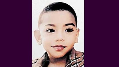 കാറിന്റെ കണ്ണാടി തട്ടി സ്കൂട്ടര് മറിഞ്ഞു; തെറിച്ച് വീണ രണ്ടുവയസുകാരന് മരിച്ചു