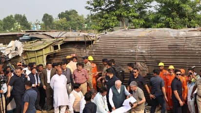 ರೈಲು ದುರಂತ ನಡೆದ ಬಹನಾಗಗೆ ಪ್ರಧಾನಿ ಭೇಟಿ, ಭೀಕರ ಅಪಘಾತ ಸ್ಥಳ ನೋಡಿ ಮರುಗಿದ ಮೋದಿ!