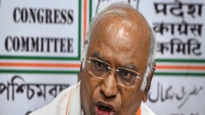 ரயில் விபத்தில் பிரதமருக்கு பல கேள்விகள்: காத்திருக்கும் மல்லிகார்ஜுன கார்கே!