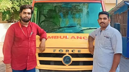 ആശുപത്രിയിലേക്കുളള യാത്രാമധ്യേ ആരോഗ്യനില മോശമായി; ആംബുലൻസിനുള്ളിൽ കുഞ്ഞിന് ജന്മം നൽകി യുവതി