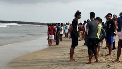 കോഴിക്കോട് ബീച്ചിൽ പന്ത് കളിക്കുന്നതിനിടെ അപകടം; രണ്ട് കുട്ടികളെ കടലിൽ കാണാതായി, തിരച്ചിൽ