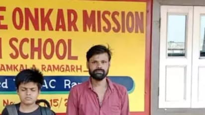 അനാഥാലയത്തിലെ സൗജന്യ ഭക്ഷണ വിതരണത്തിനിടെ അച്ഛനെ കണ്ടുമുട്ടി മകന്