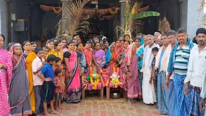 മഴയില്ല, പാവകളെ വിവാഹം കഴിപ്പിച്ച് നാട്ടുകാർ!