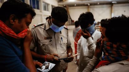 மகன் இறந்த செய்தியை நம்பாமல் ஓடிவந்த தந்தை... பிணவறையில் நிகழ்ந்த நெகிழ்ச்சியான சம்பவம்