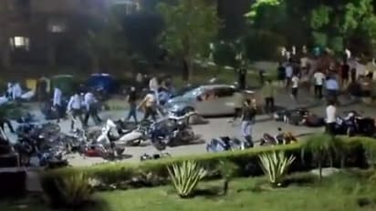 ವಿಶ್ವವಿದ್ಯಾಲಯದ ಹಾಸ್ಟೆಲ್ನಲ್ಲಿ ಧೂಮಪಾನ, ವಿದ್ಯಾರ್ಥಿ- ಸೆಕ್ಯೂರಿಟಿಗಾರ್ಡ್ ನಡುವೆ ಮಾರಾಮಾರಿ!