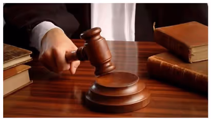 பாலியல் பலாத்கார குற்றவாளியுடன் சமரசம் செய்ய வாய்ப்பிருக்கா? மனுஸ்மிரிதி படிக்க சொன்ன அதே நீதிபதி கேள்வி..