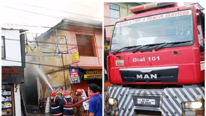 തിരുവനന്തപുരം ആര്യശാലയിൽ കെമിക്കൽ ഗോഡൗണിൽ തീപിടുത്തം; തീയണക്കാനുള്ള ശ്രമം തുടർന്ന് അഗ്നിശമനസേന