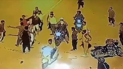 ടോള് തുക സംബന്ധിച്ച തര്ക്കം; ടോൾ ഗേറ്റ് ജീവനക്കാരനെ ഹോക്കി സ്റ്റിക്കിന് തല്ലിക്കൊന്ന് അക്രമികൾ