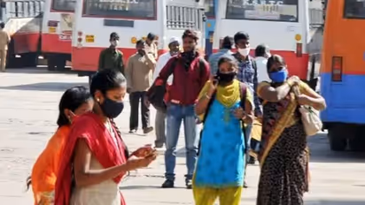 ಬಾಗಲಕೋಟೆ: ಉಚಿತ ಪ್ರಯಾಣ ನಿರಾಕರಿಸಿ ದುಡ್ಡು ಕೊಟ್ಟು ಪ್ರಯಾಣಿಸಿದ ಮಹಿಳೆ..!