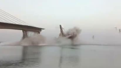 பாலம் விபத்து: திட்டமிடப்பட்ட ஒன்று - பீகார் அரசு அந்தர் பல்டி!