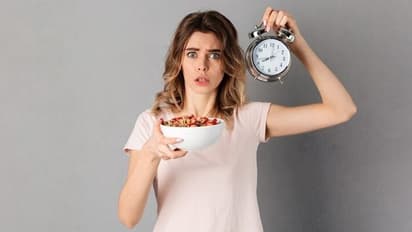 రాత్రిపూట వీటిని అసలే తినకండి