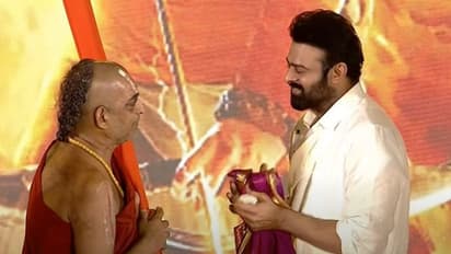 ప్రభాస్ తనలోని రాముడిని పైకి తెస్తున్నారు.. ఆదిపురుష్ ప్రీ రిలీజ్ వేడుకలో చినజీయర్ స్వామి కామెంట్స్