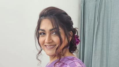 52 வயசுலயும் 20 வயசு பொண்ணு போல இருக்கீங்களே.? குஷ்புவின் அழகை பார்த்து அசந்து போன ரசிகர்கள்! வைரல் போட்டோஸ்!