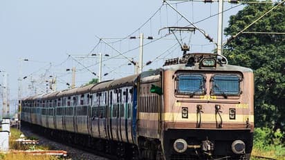 ஒடிசா விபத்துக்குப் பின் கோரமண்டல் எக்ஸ்பிரஸ் இன்று முதல் மீண்டும் இயக்கம்