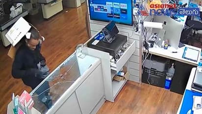 దొంగతనానికి వచ్చి..ఈ దొంగ ఏం చేశాడో తెలుసా?