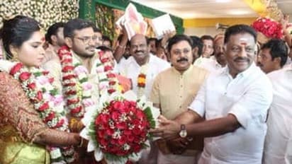 ஒரு சிலரின் பண திமிரால், சுயநலத்தால் பிரிந்து நிற்கிறோம்..! ஓபிஎஸ்யோடு கைகோர்த்த டிடிவி தினகரன் ஆவேசம்